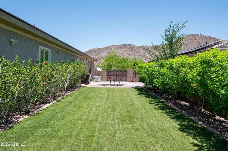 44-8651WArtemisaAve-44