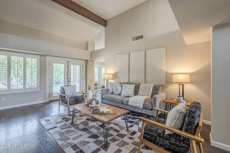8-web-or-mls-East Becker-8
