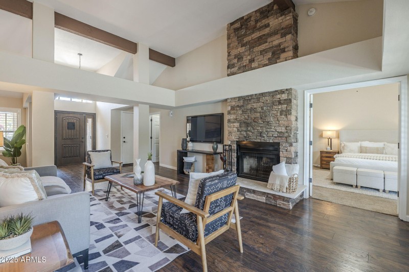 9-web-or-mls-East Becker-9