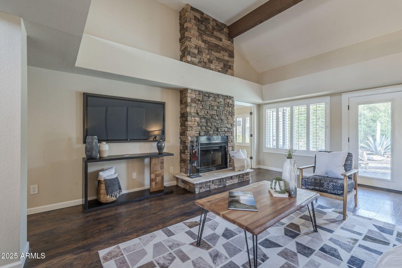 11-web-or-mls-East Becker-11