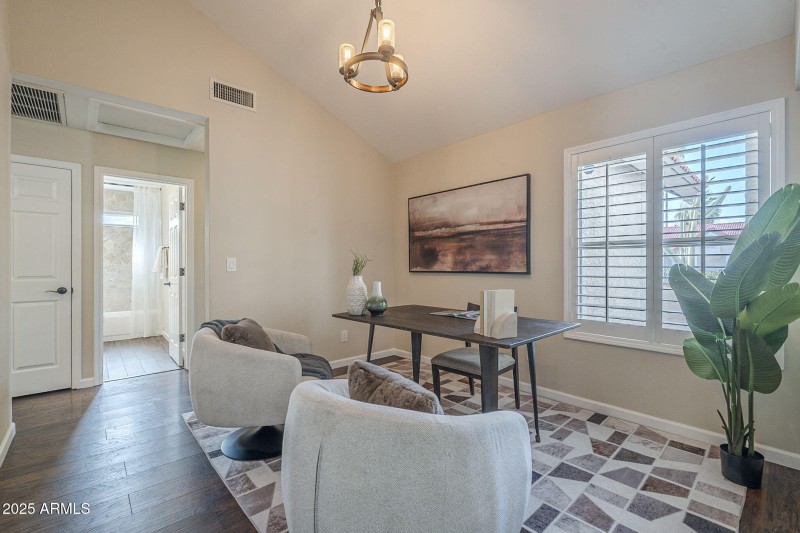 12-web-or-mls-East Becker-12