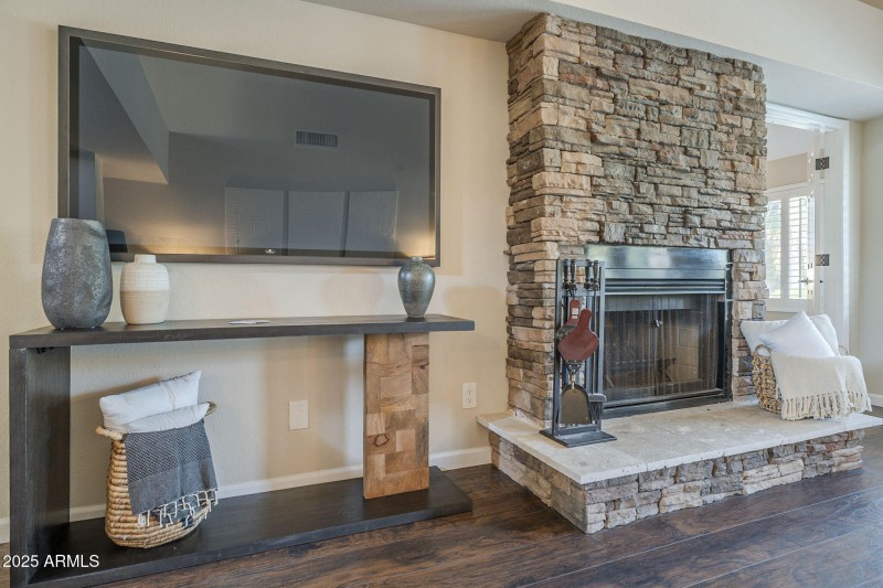 15-web-or-mls-East Becker-15