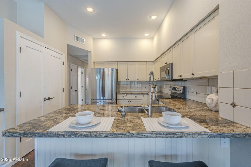22-web-or-mls-East Becker-22