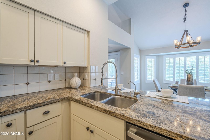 23-web-or-mls-East Becker-23