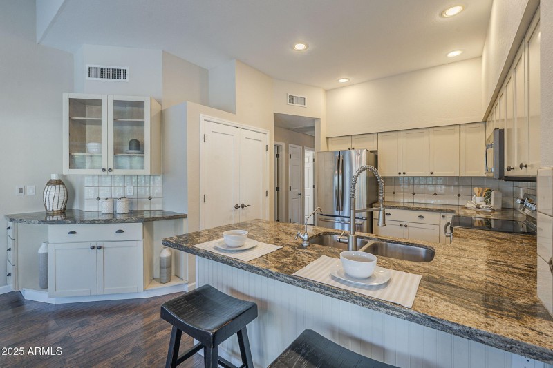 26-web-or-mls-East Becker-26
