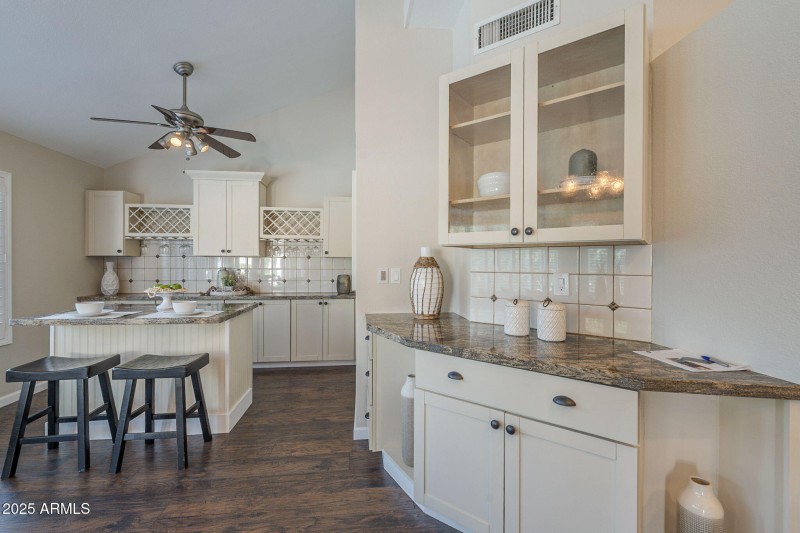 33-web-or-mls-East Becker-33