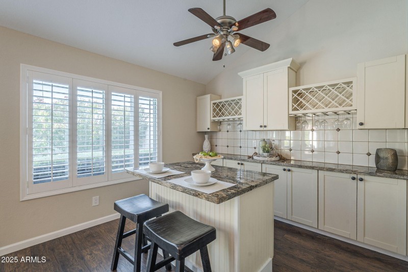 40-web-or-mls-East Becker-40