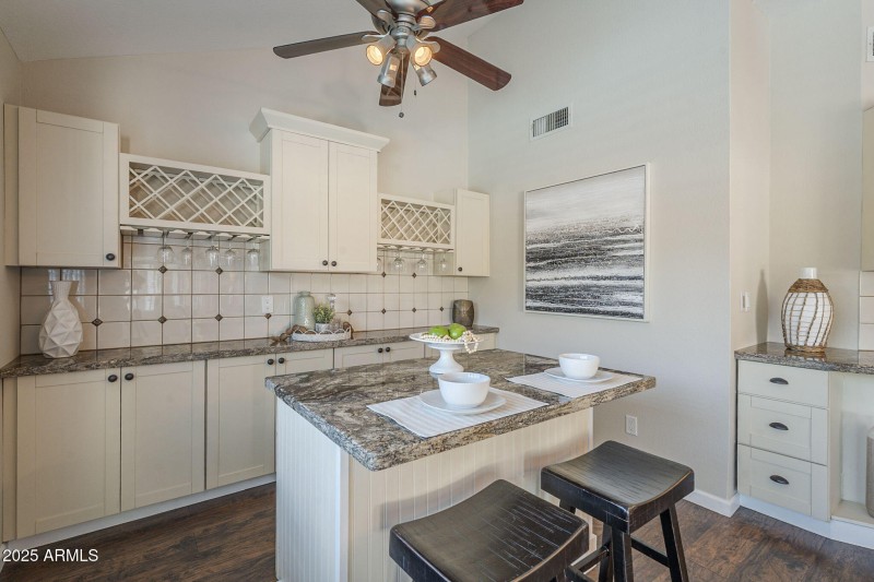 41-web-or-mls-East Becker-41