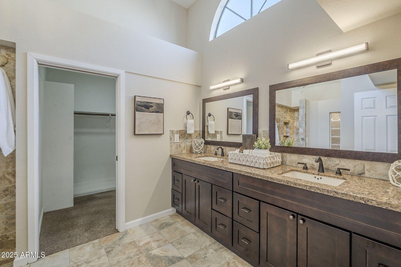 47-web-or-mls-East Becker-47