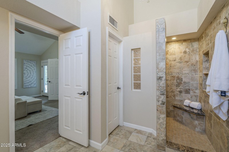 49-web-or-mls-East Becker-49