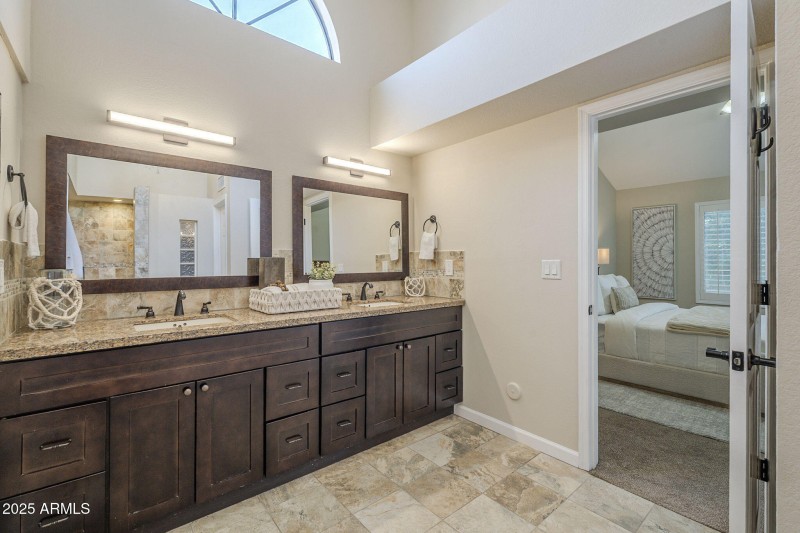 51-web-or-mls-East Becker-51