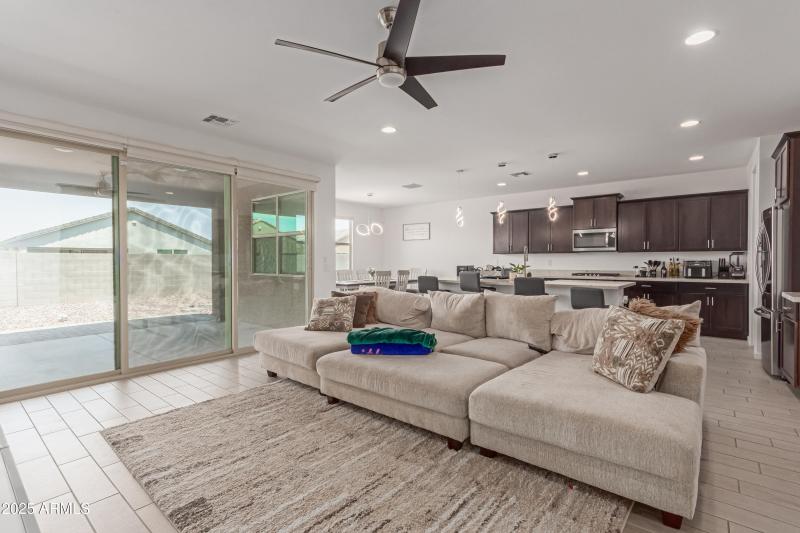 684ad5_05 - Camarillo