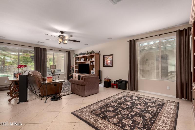 1643 N 144th LIVING 1