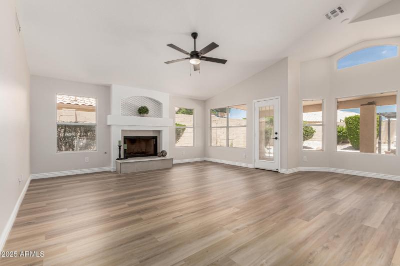 Family Room - unstaged