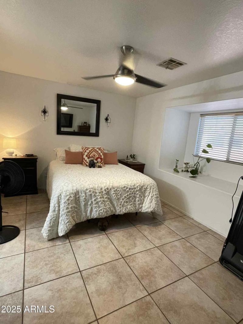 Master bedroom photo 2