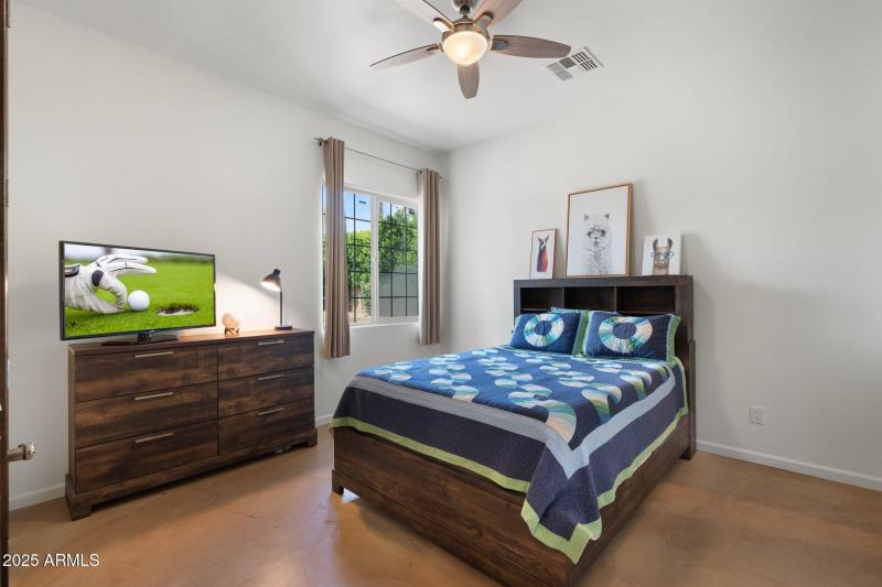 63-web-or-mls-DSC04804 copy