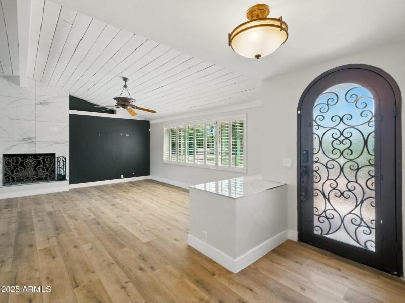 na 67 frnt door fr 6-25