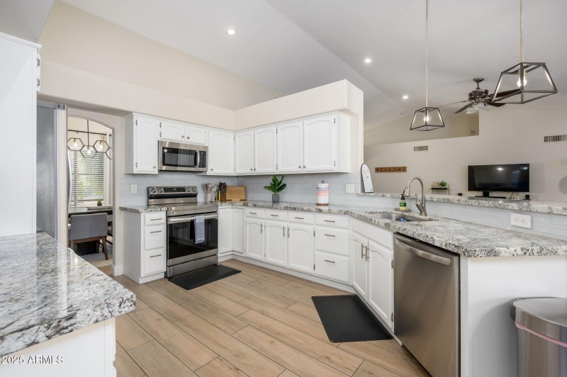 31-web-or-mls-Helena-37