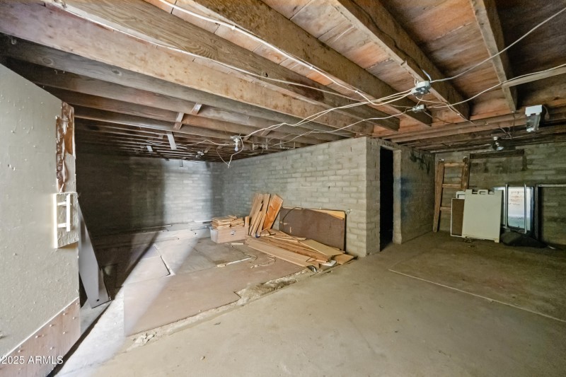 10 N Washington St MDG (44)