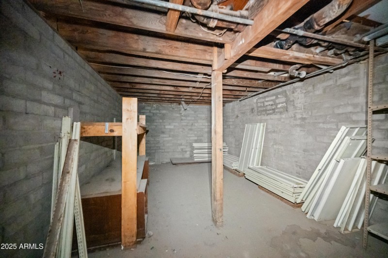 10 N Washington St MDG (46)