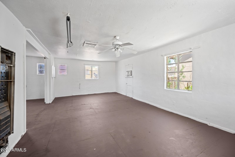 10 N Washington St MDG (34)