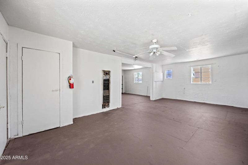 10 N Washington St MDG (36)