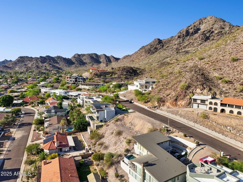 13-web-or-mls-7040-north-23rd-pl