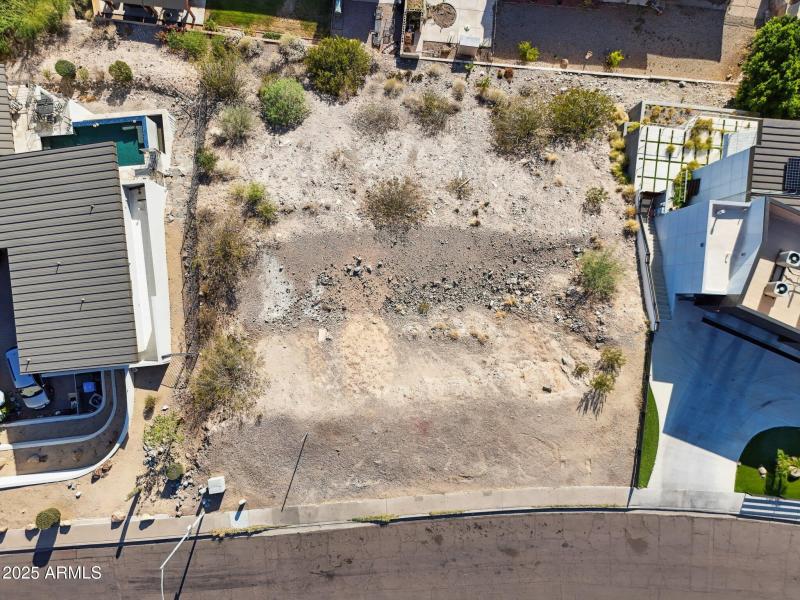 18-web-or-mls-7040-north-23rd-pl