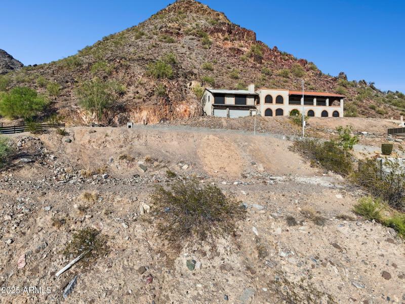 20-web-or-mls-7040-north-23rd-pl