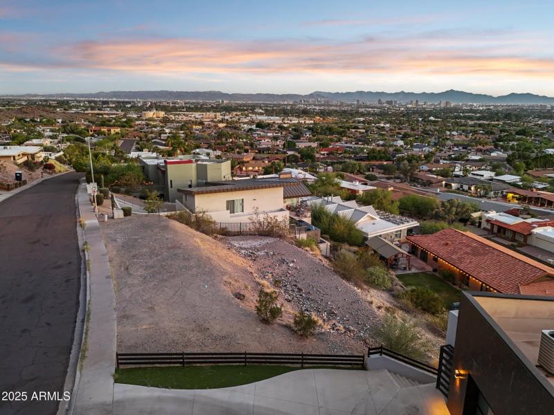 22-web-or-mls-7040-north-23rd-pl