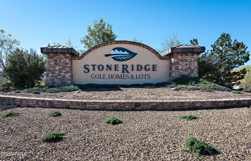 78-StoneridgeEntrance
