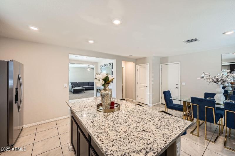 3916 s 79th lane - Web Quality - 007 - 1