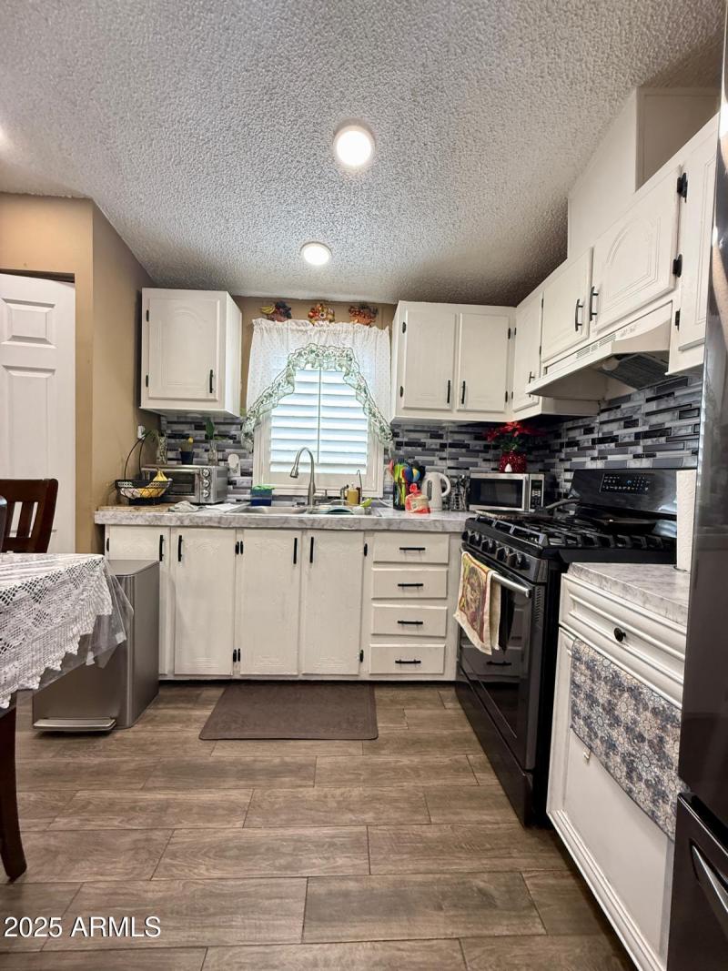 76737937-b491-468e-a5f3-bc6b1eb41b9d