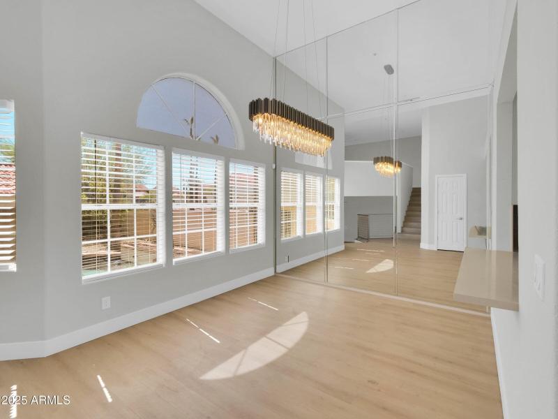 na 113 dinning view pool 6-25