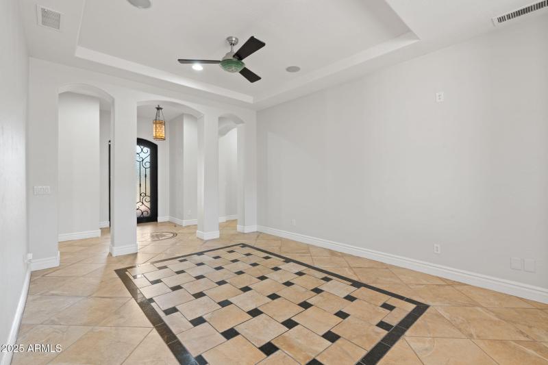 9-web-or-mls-3215-e-constance-wy