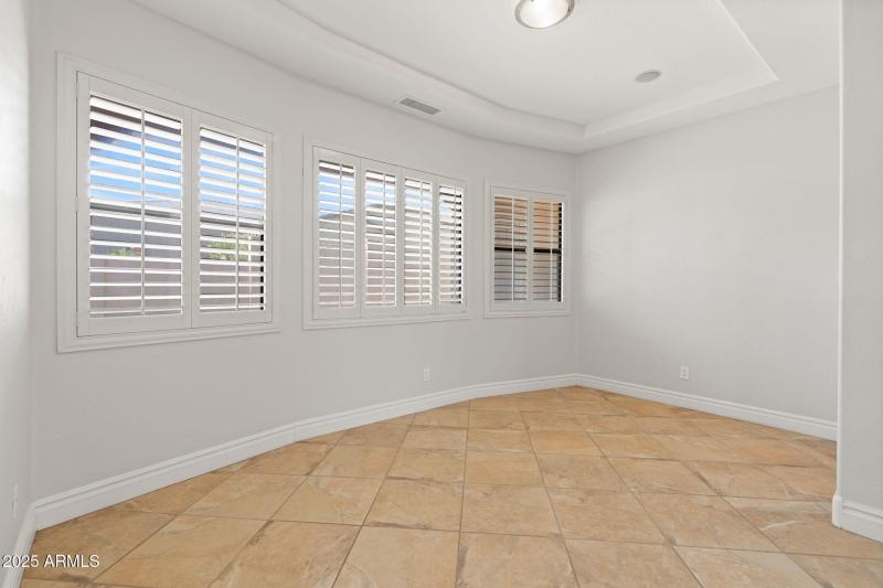 12-web-or-mls-3215-e-constance-wy