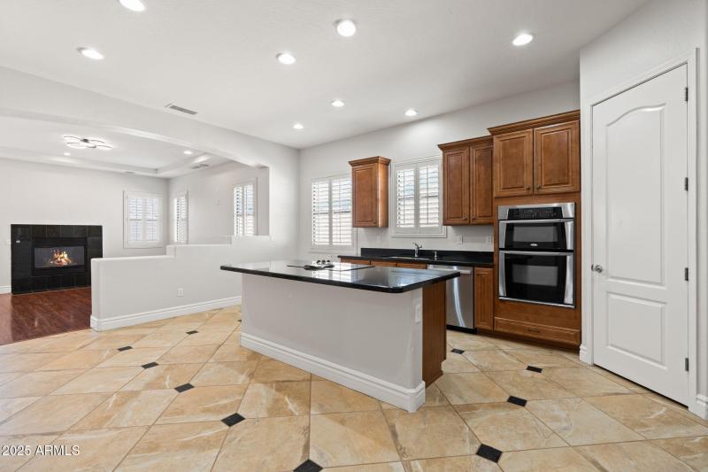 15-web-or-mls-3215-e-constance-wy