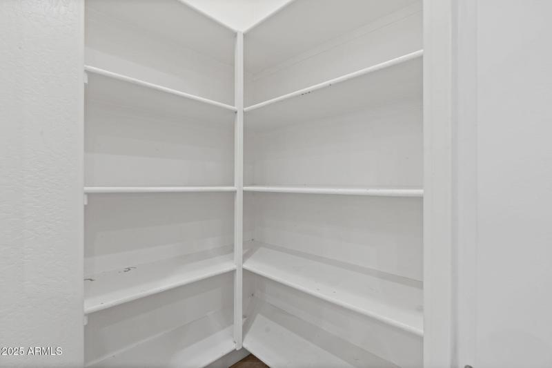 19-web-or-mls-3215-e-constance-wy