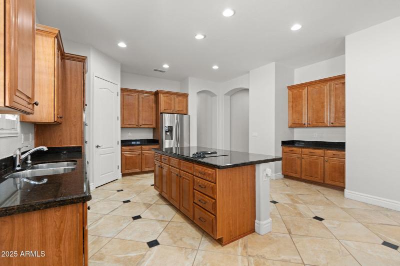 20-web-or-mls-3215-e-constance-wy