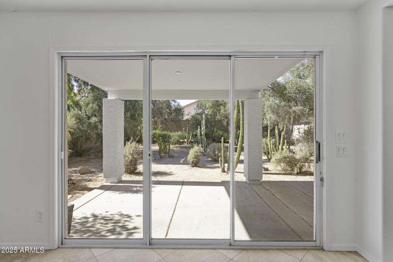 4530 E Desert Wind Dr-12