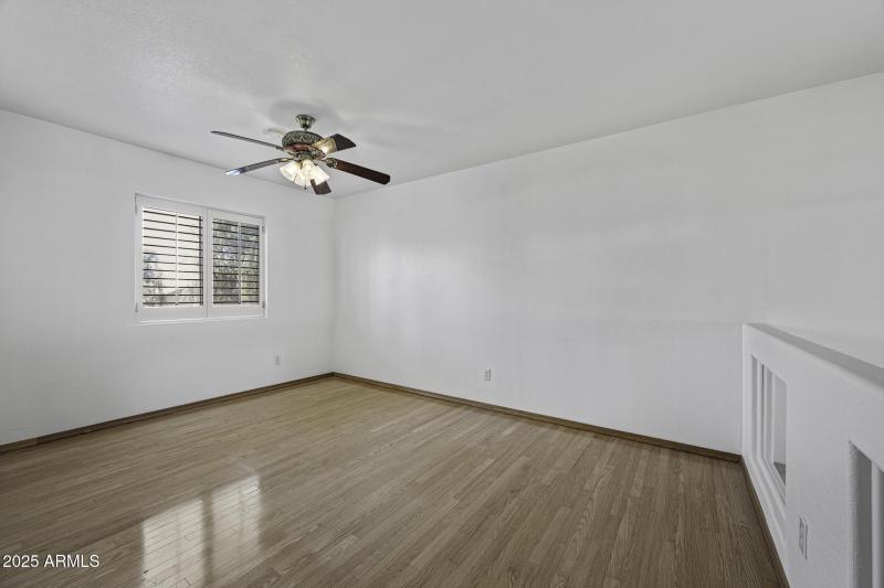 4530 E Desert Wind Dr-24