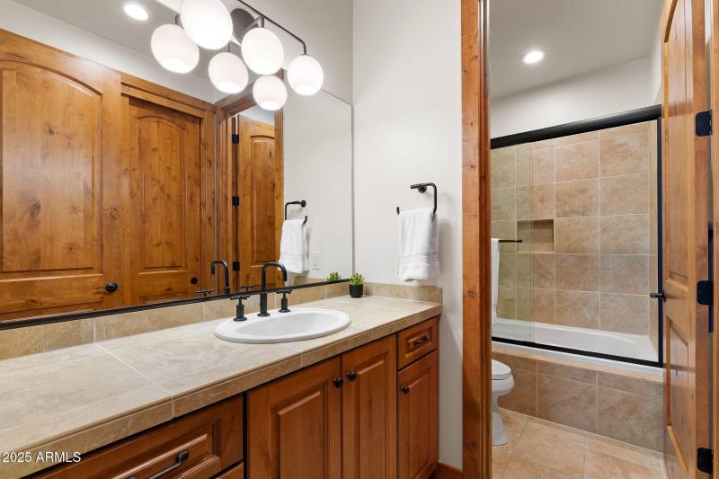 29-web-or-mls-JC0A4869