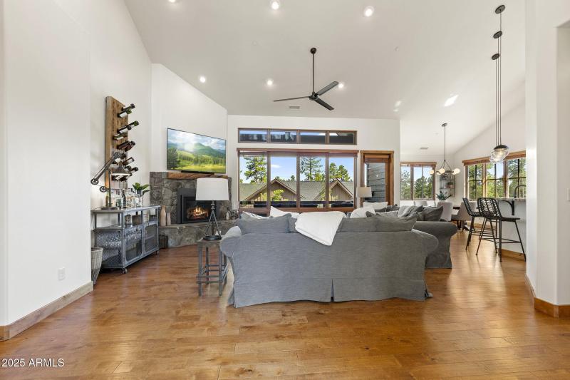 38-web-or-mls-JC0A4914