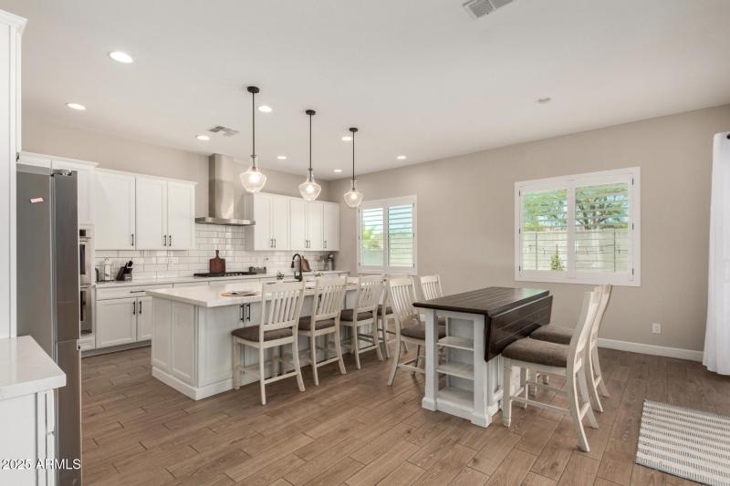 Kitchen/Breakfast Nook