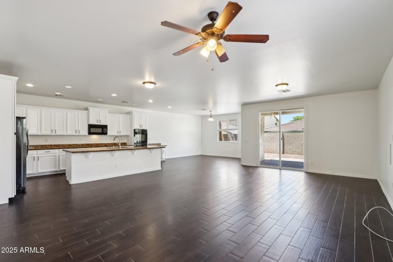 12-web-or-mls-N Riley Rd-1406-012