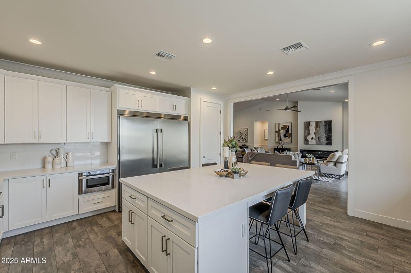 30-web-or-mls-Clarendon-22