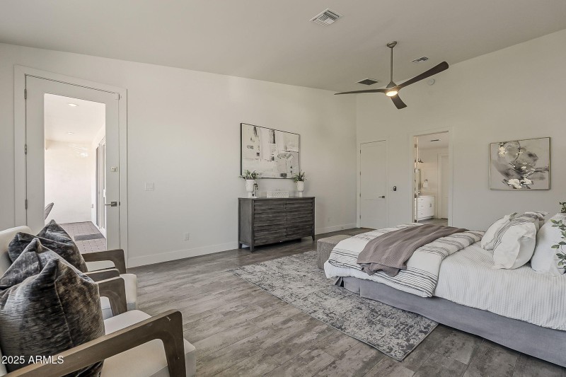 39-web-or-mls-Clarendon-31