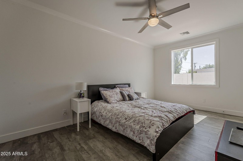 49-web-or-mls-Clarendon-41