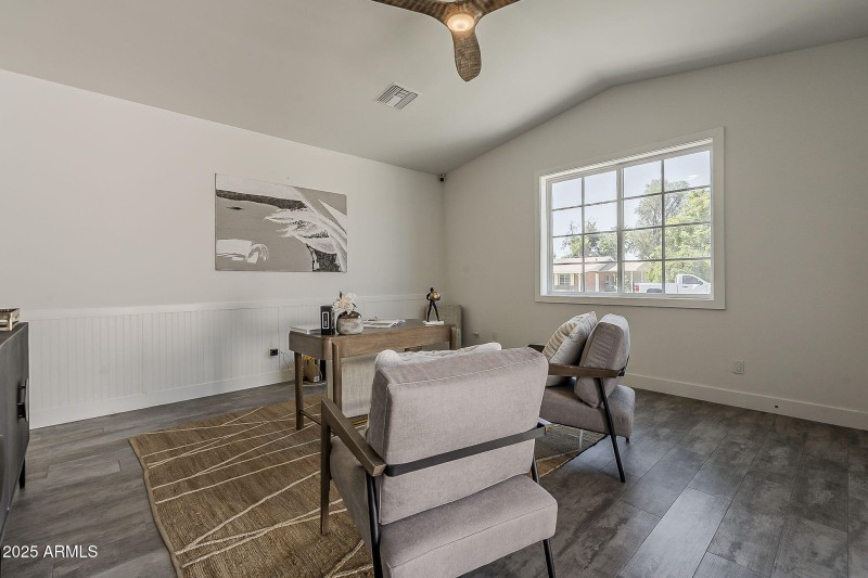 55-web-or-mls-Clarendon-47