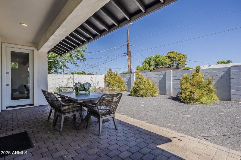 61-web-or-mls-Clarendon-53